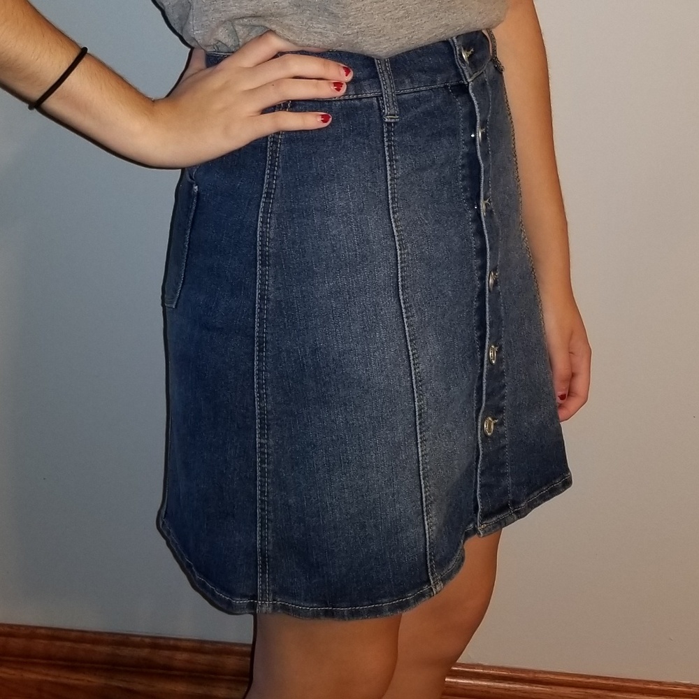 Denim Button-down Mini Skirt - Picture 3 of 7